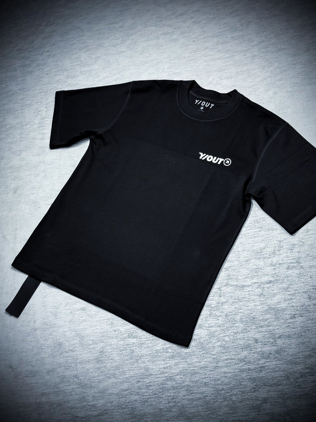 CAMISETA Y/OUT
