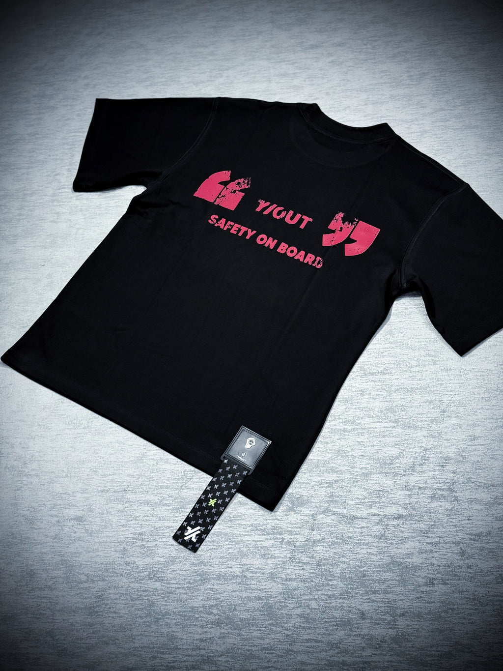 CAMISETA Y/OUT