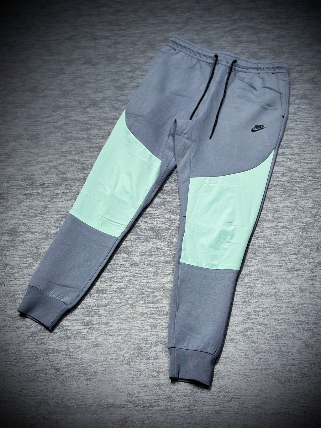 SUDADERA NIKE TECH