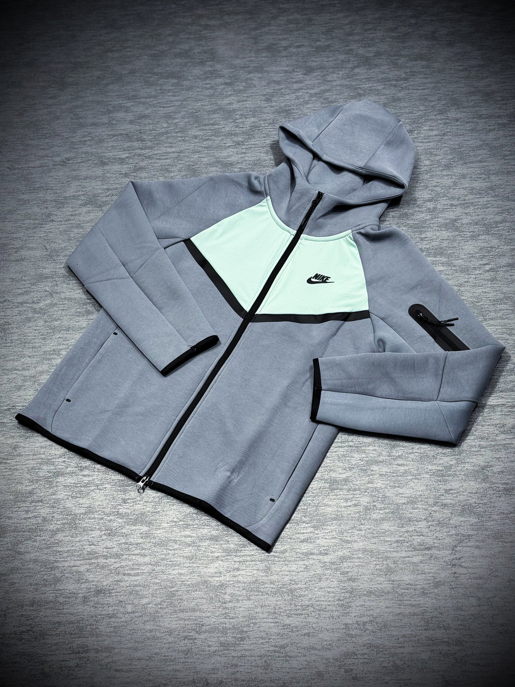 SUDADERA NIKE TECH