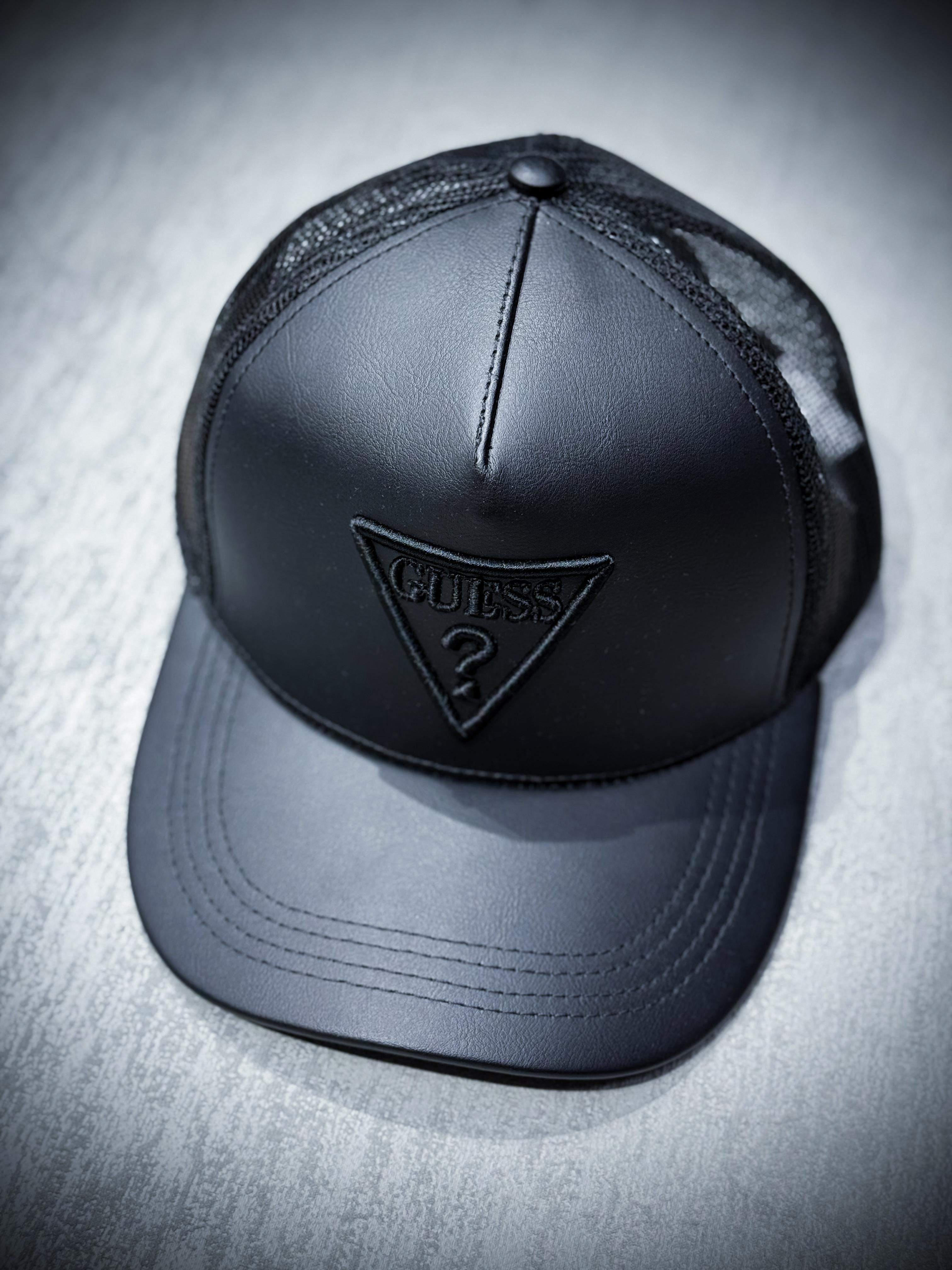 GORRA GUESS