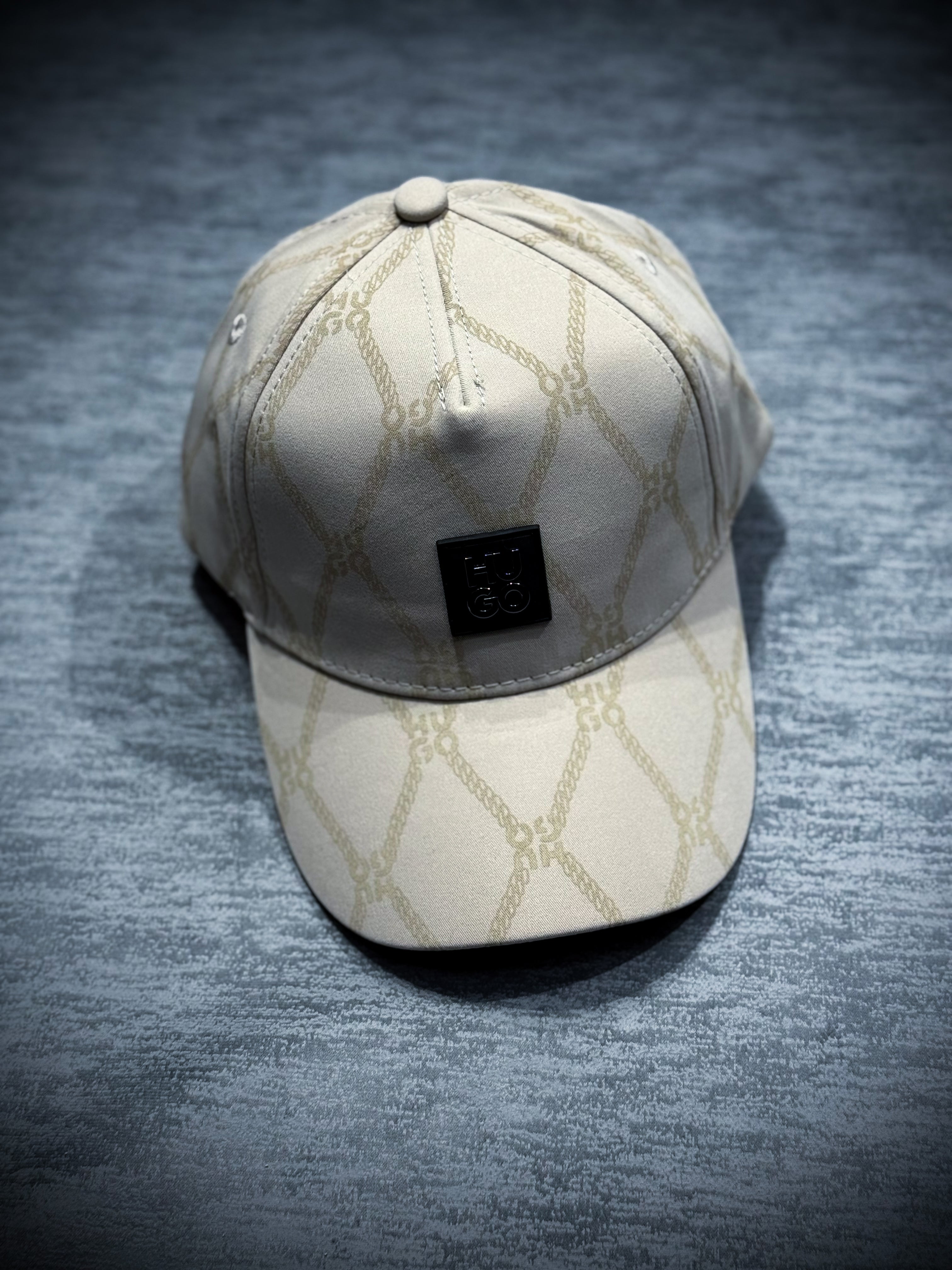 GORRA HUGO