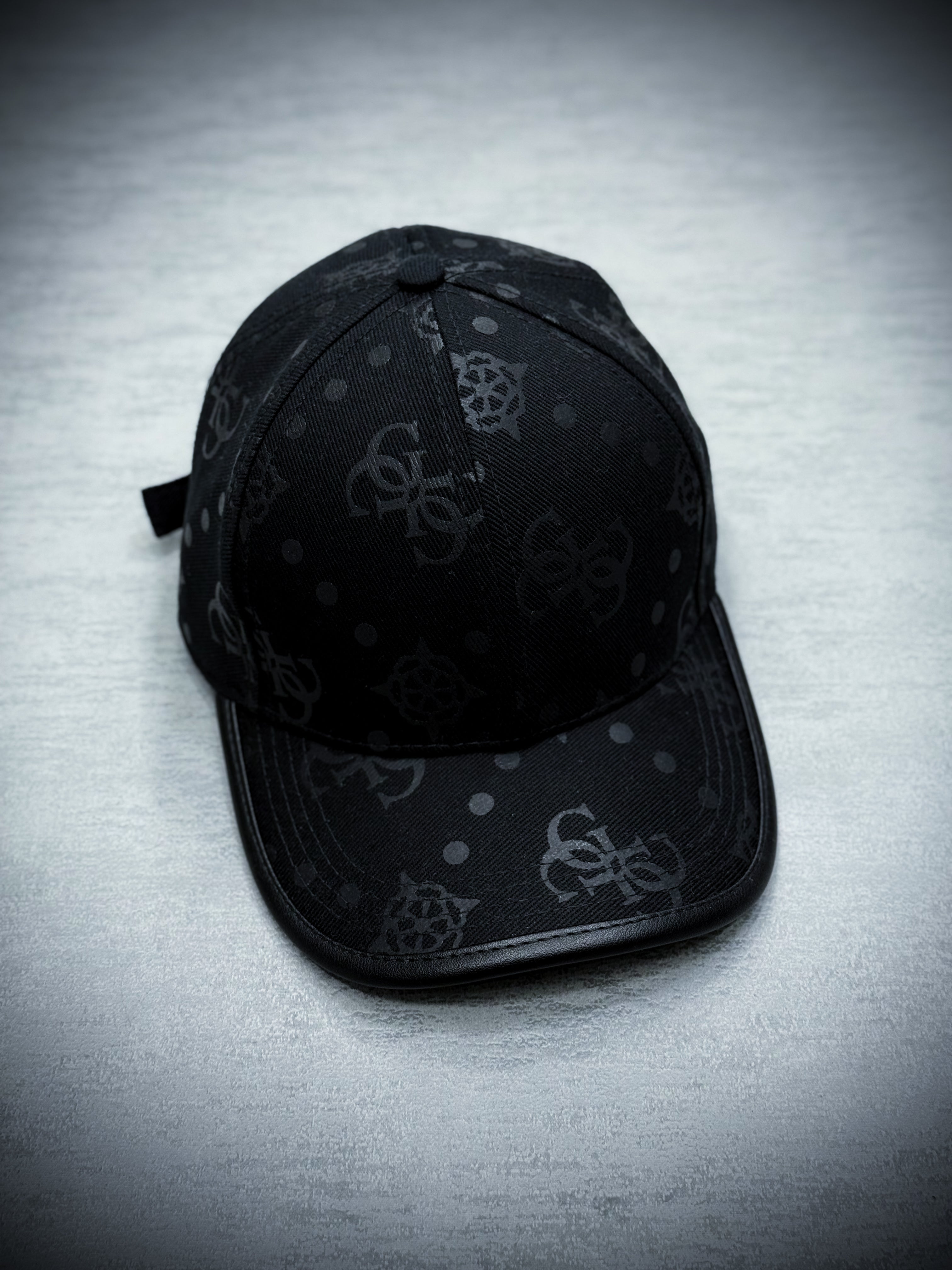 GORRA GUESS