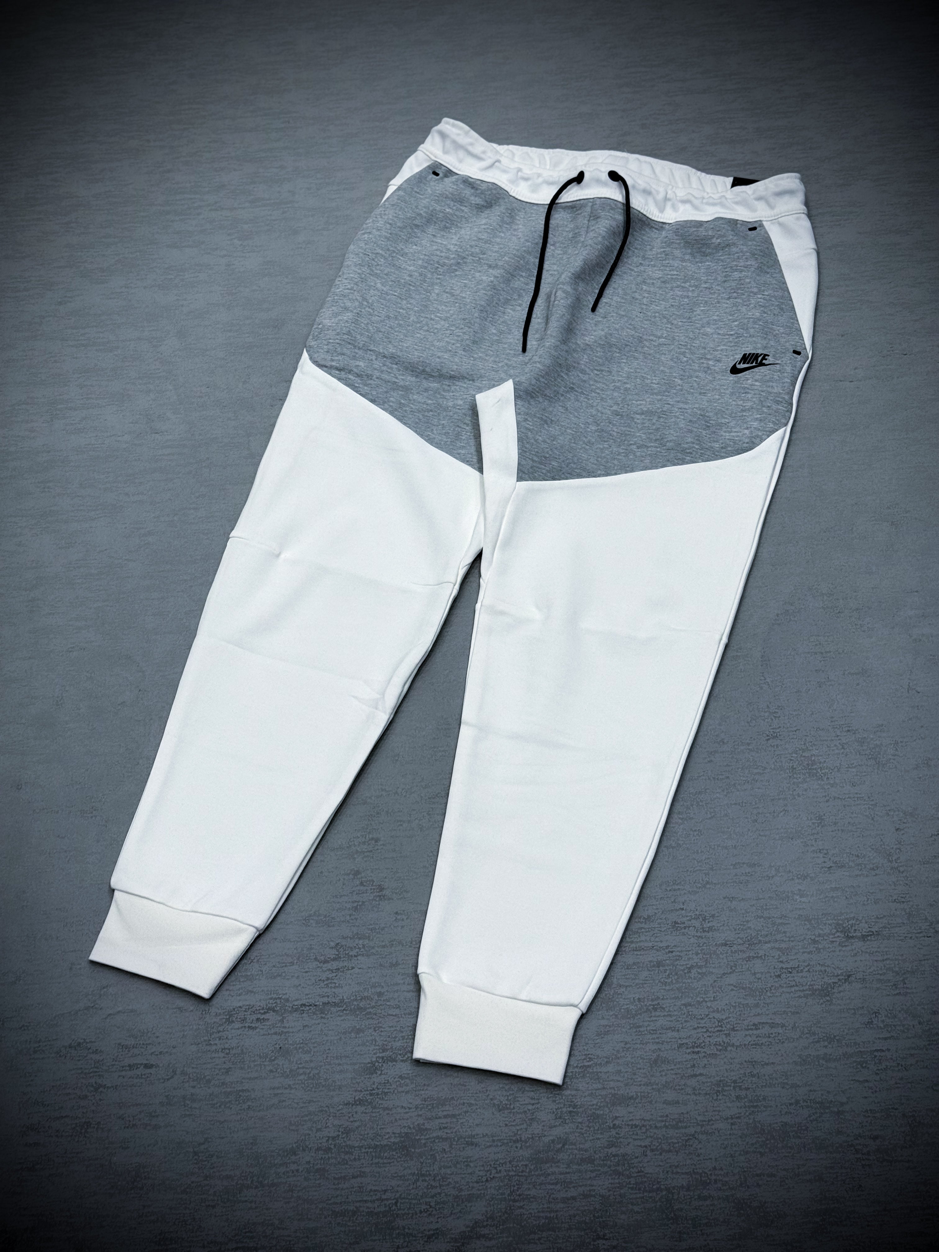 SUDADERA NIKE TECH