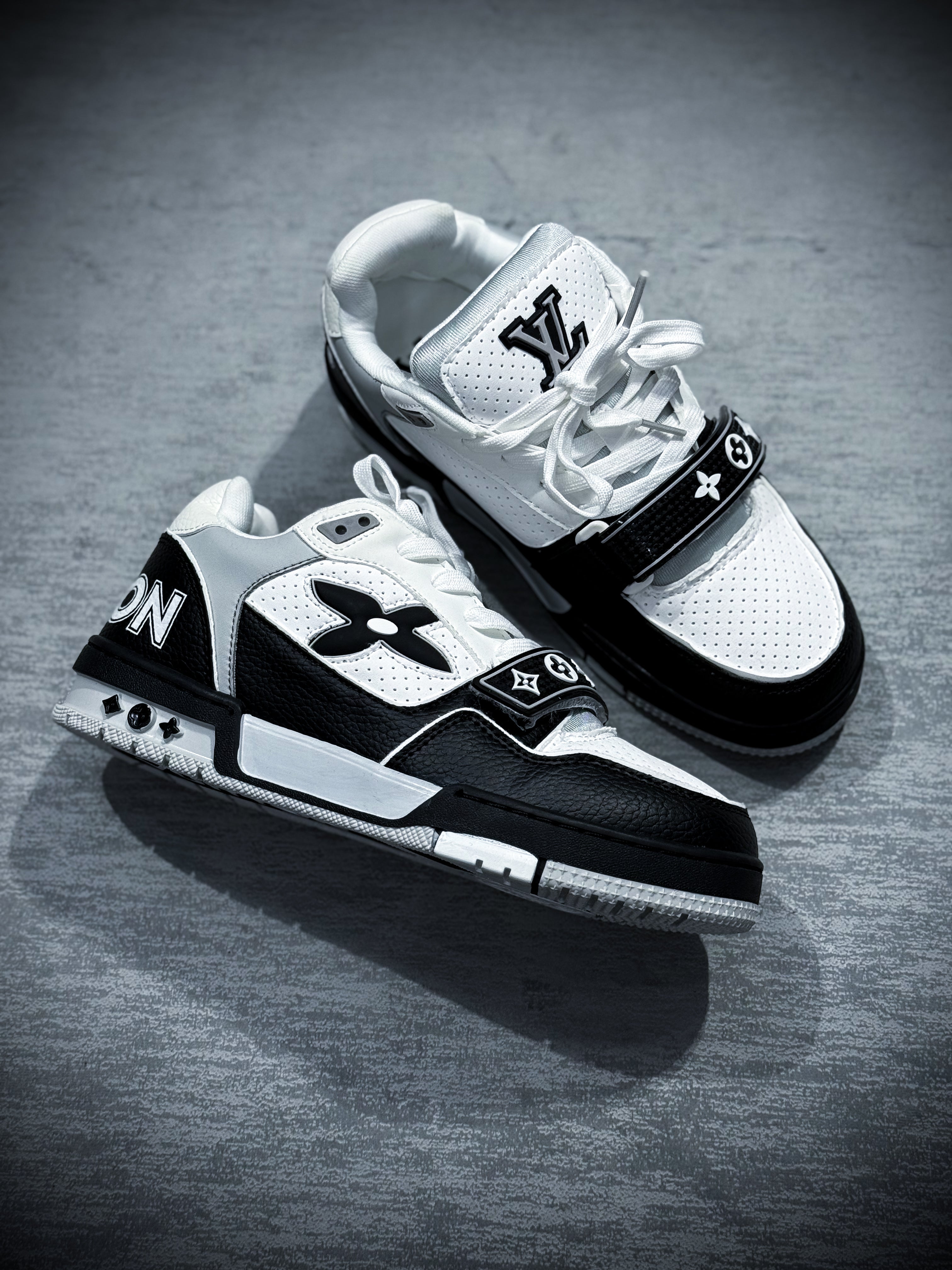 TENIS LV