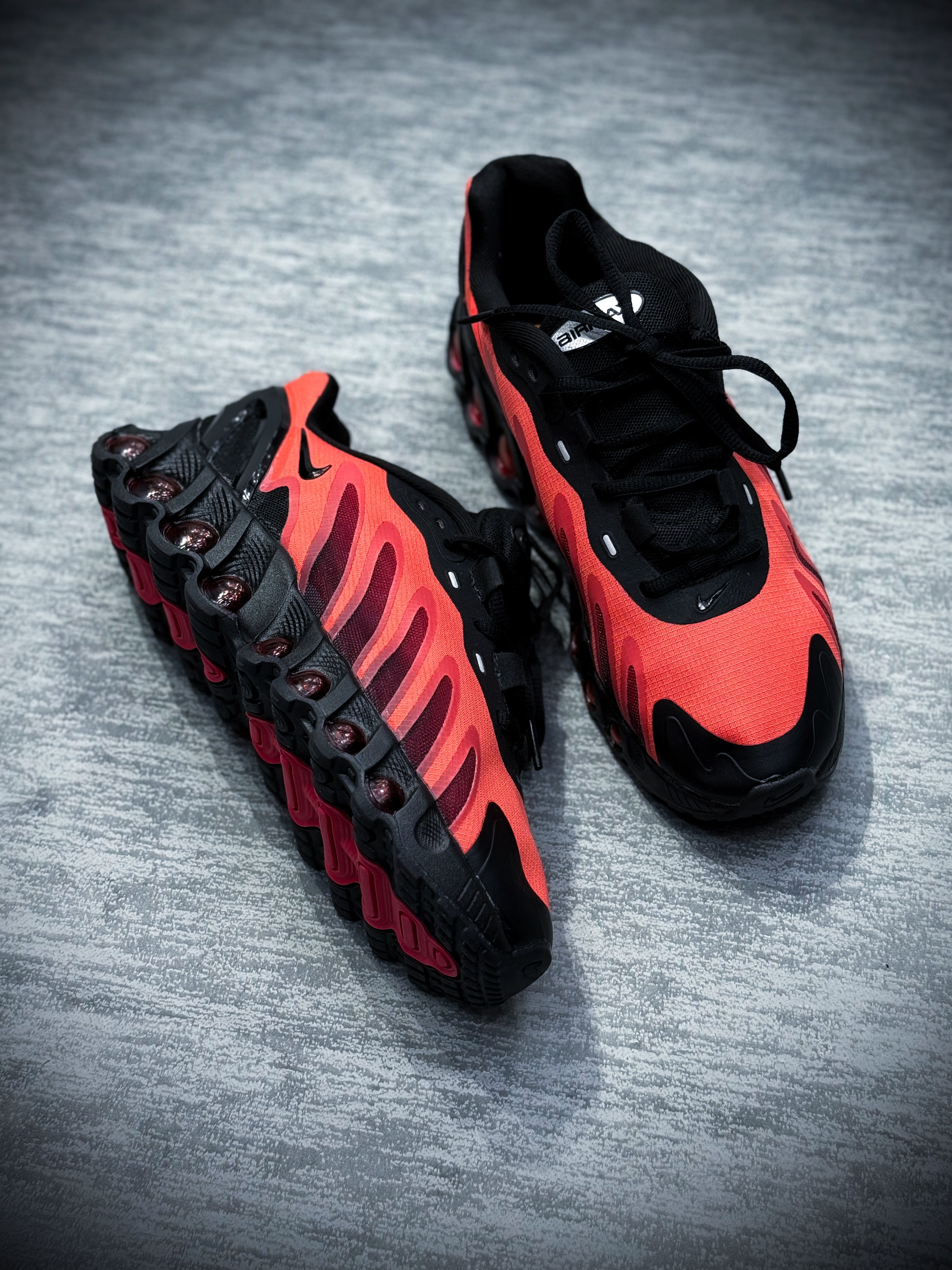TENIS NIKE DN8 NARANJA