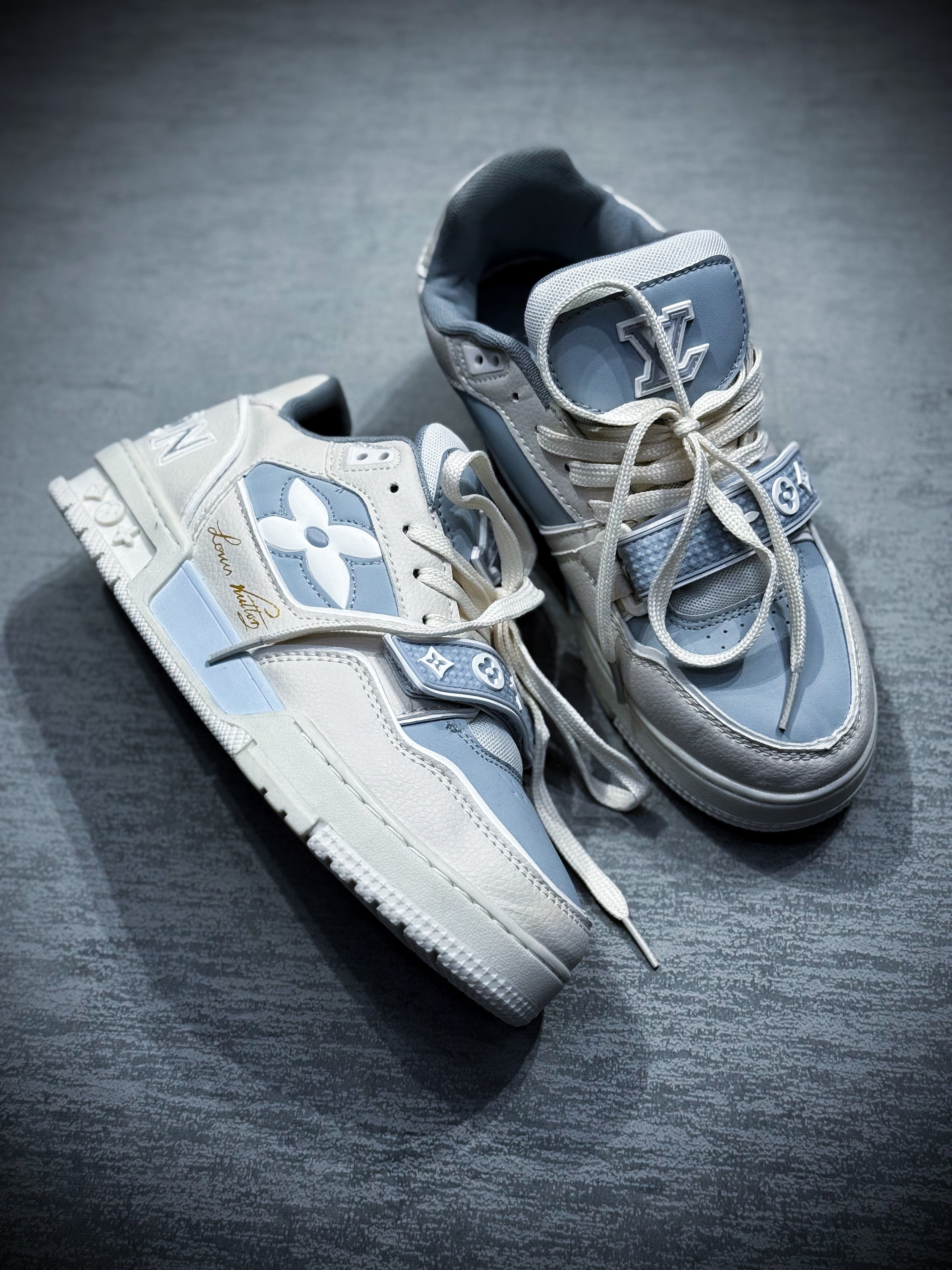TENIS LV